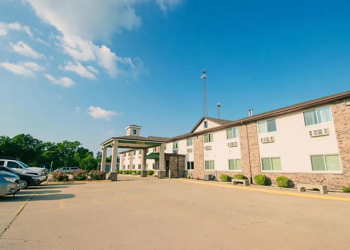 Super 8 By Wyndham Mclean/bloomington Sw Motel