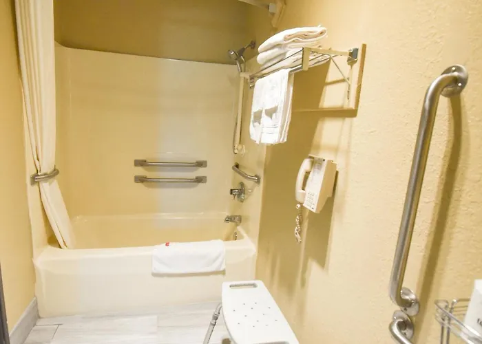 Super 8 By Wyndham Mclean/bloomington Sw 2*