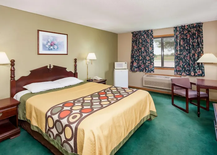 Super 8 By Wyndham Mclean/bloomington Sw McLean