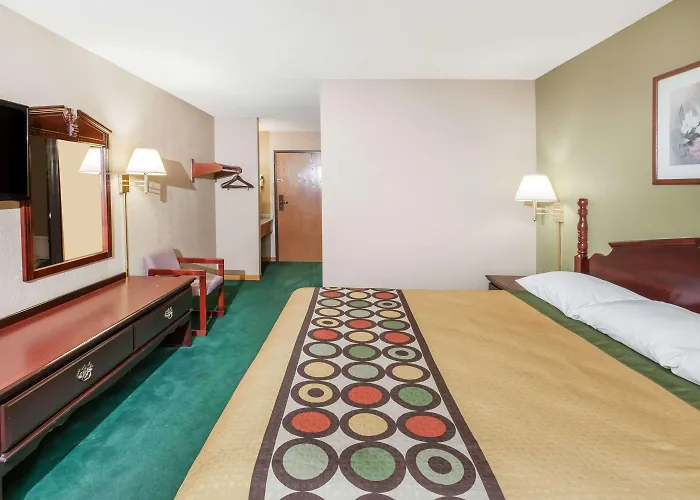Super 8 By Wyndham Mclean/bloomington Sw Motel 2*