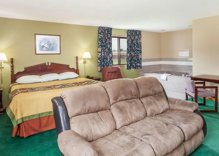 Super 8 By Wyndham Mclean/bloomington Sw Motel McLean