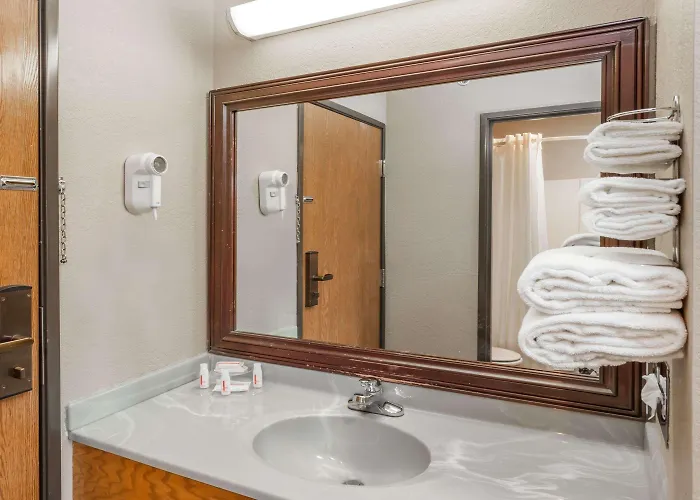 Motel Super 8 By Wyndham Mclean/bloomington Sw 2*