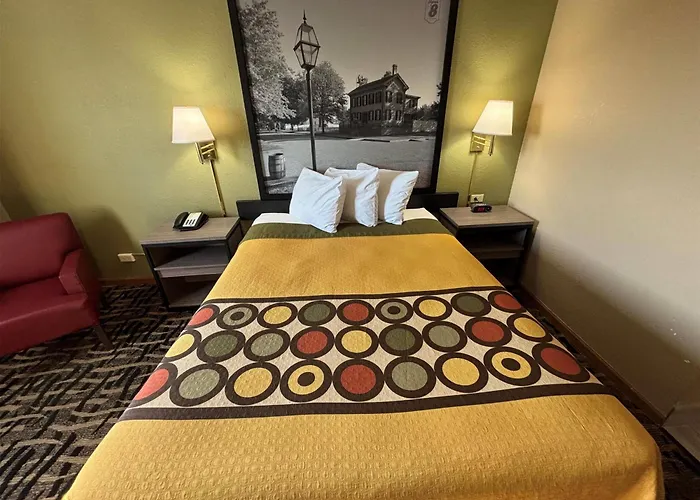 Super 8 By Wyndham Mclean/bloomington Sw Motel 2*