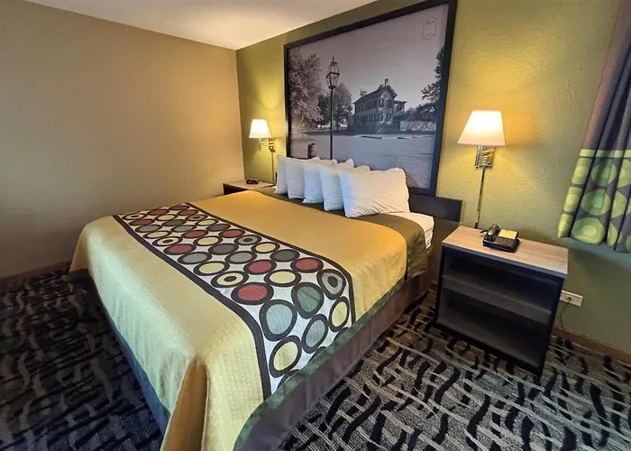 Super 8 By Wyndham Mclean/bloomington Sw Motel 2*