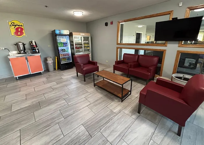 Super 8 By Wyndham Mclean/bloomington Sw Motel